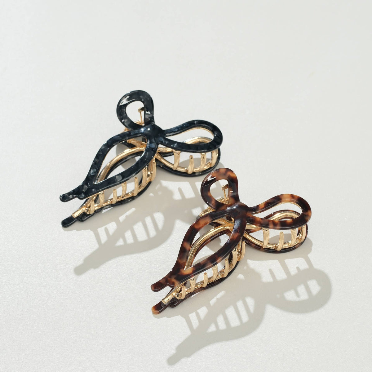 Sabrina Vintage Snow Ribbon Metal Bow Claw Clip - Large