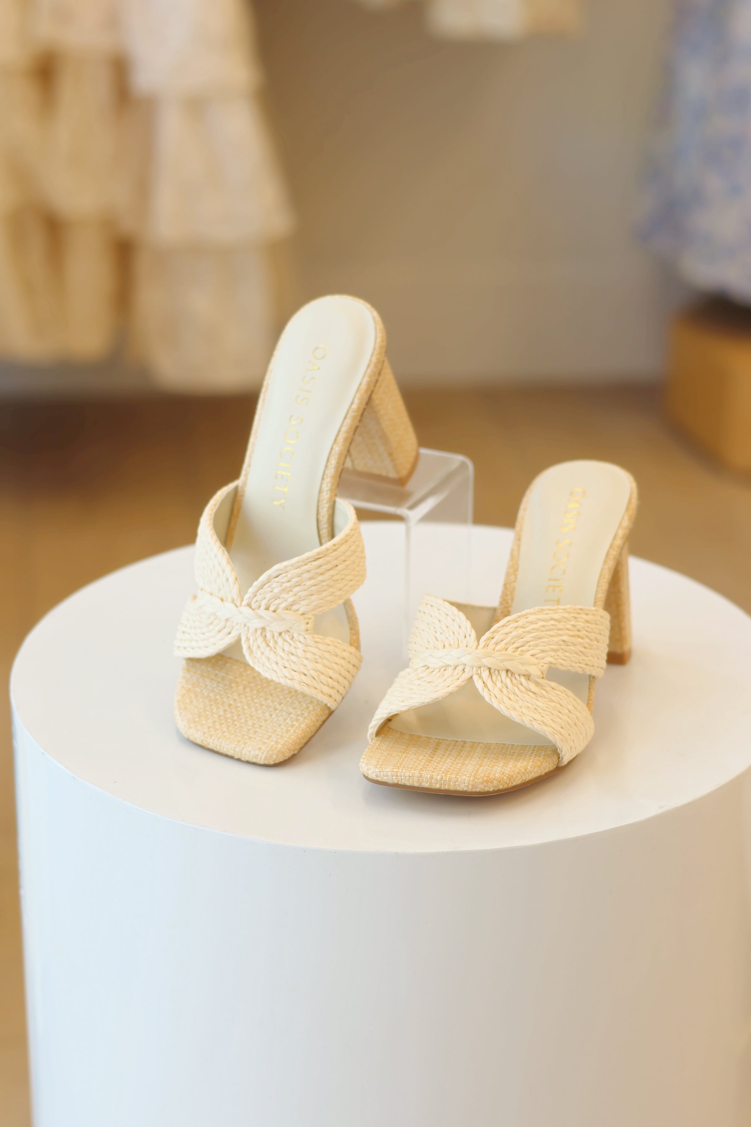 Santiago Raffia Heel